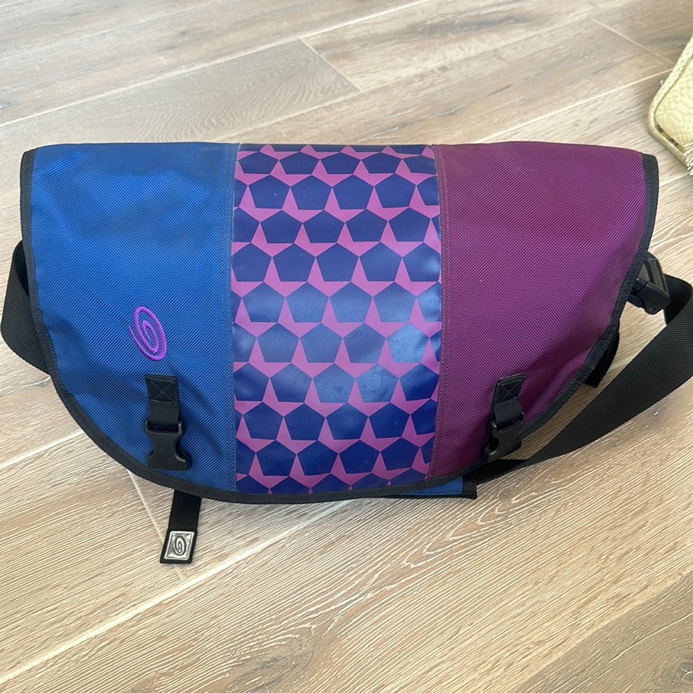 SOLD - Timbuk2 Snoop Camera Bag/ Tote